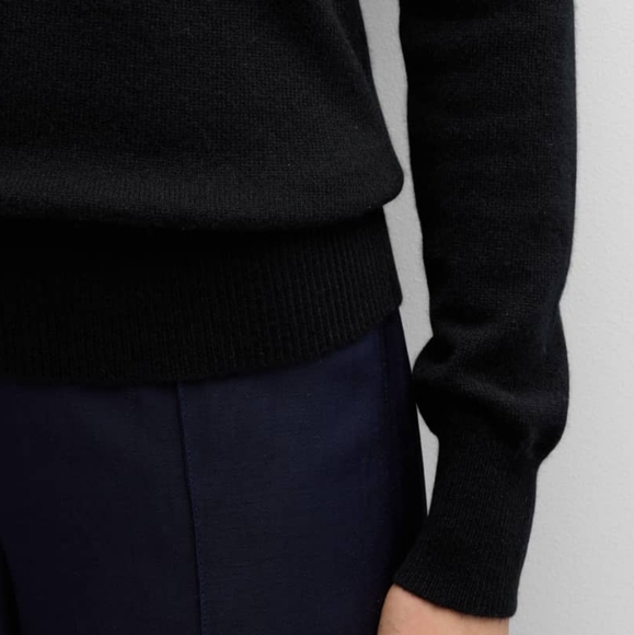 Neiman Marcus Cashmere Collection Cashmere Classic V-Neck Sweater Navy NWT $165 - Picture 6 of 10